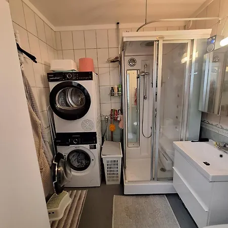Modern & Cozy 2-bedroom Near Center *