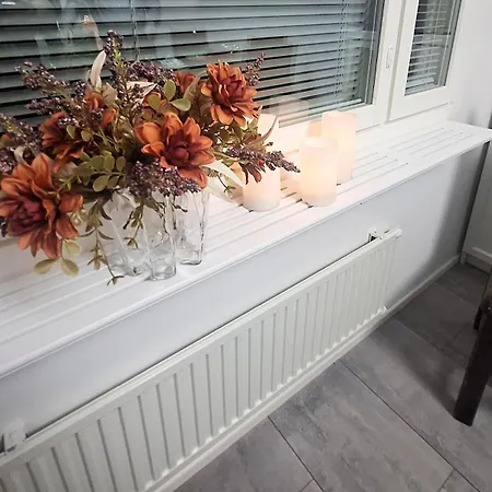 Modern & Cozy 2-bedroom Near Center Apartman